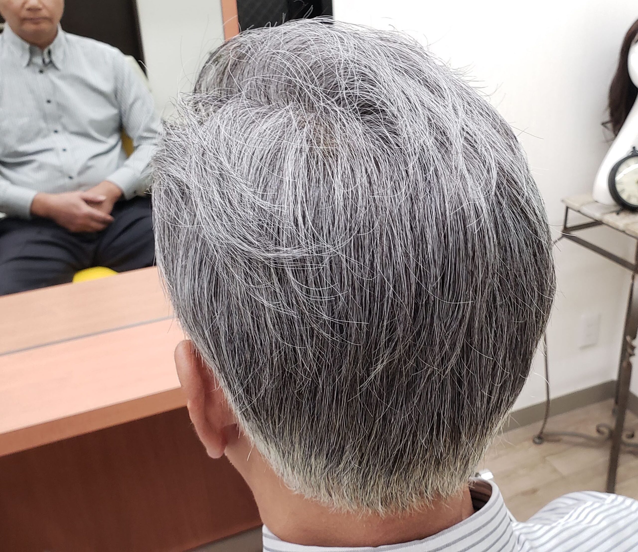 オーダーかつらの作成工場の裏側（店長動画）