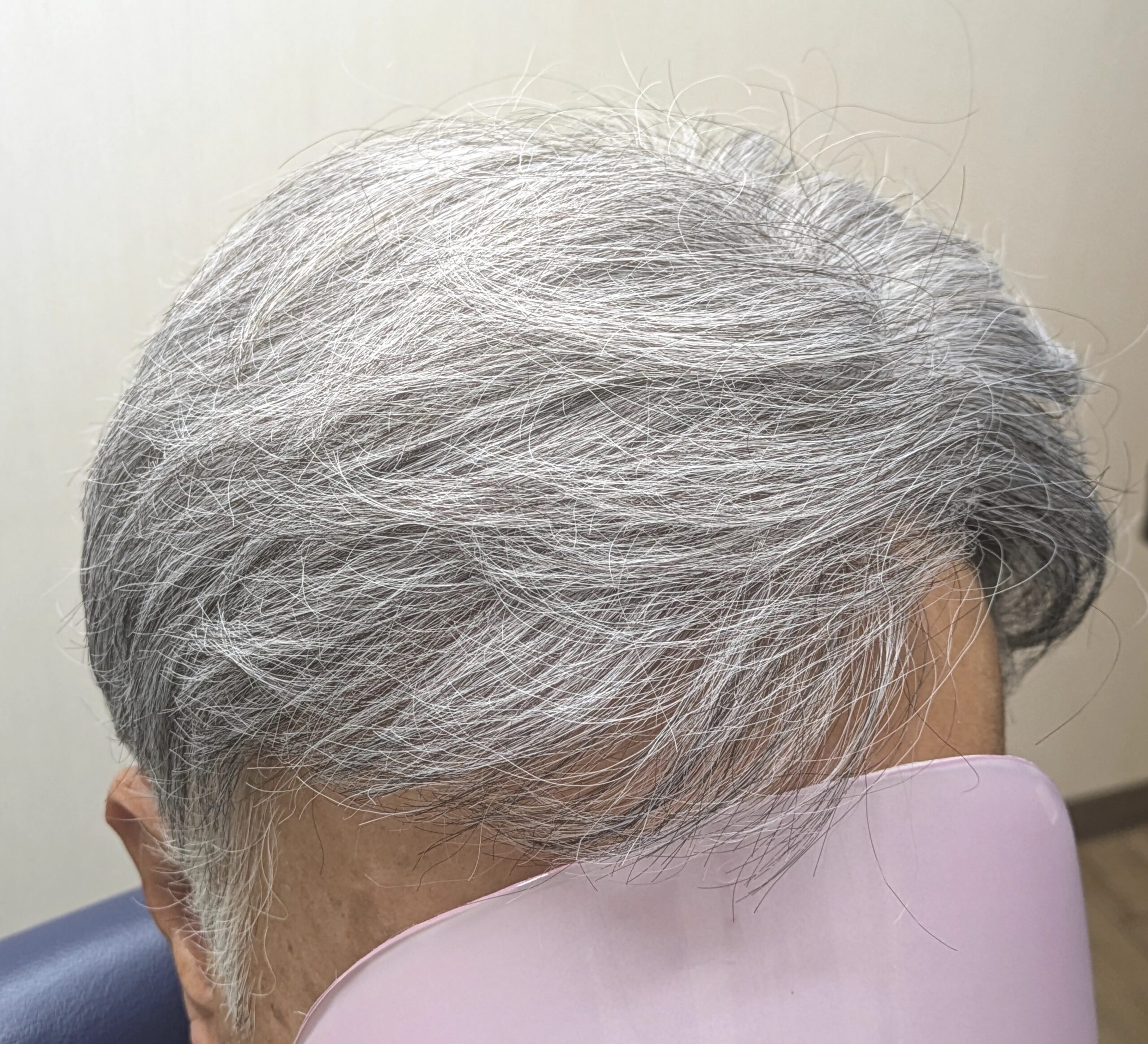 お客様モデルの方の2タイプのスタイル。動画